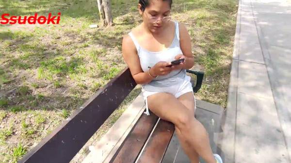 深色卷发拉丁美女在红床榻上轮流口交阴道肛交高潮不断 - Argentina on adultfans.net