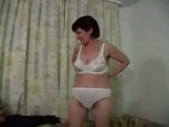 乌克兰与匈牙利成人激烈群交场面 - Ukraine - Hungary on adultfans.net