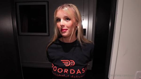 LilyLanes DoorDash Girl Gets Banged Video Leaked on adultfans.net