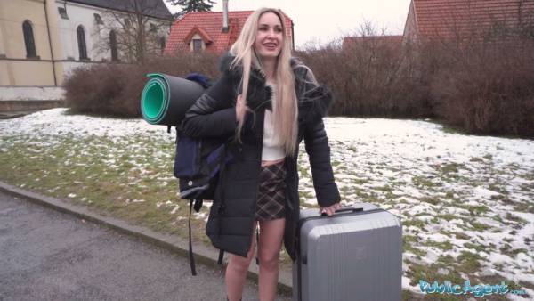 Blonde German public agent cheats with a stranger flaunting her curves - Germany on adultfans.net