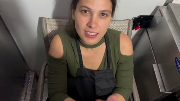 Cuban coworker serves deep throat during night shift in tight workspaces - Cuba on adultfans.net