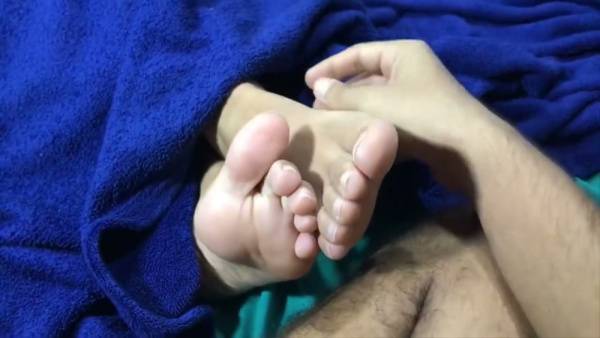 Dark-skinned man and light brown-haired woman make love after working from home - Sri Lanka on adultfans.net