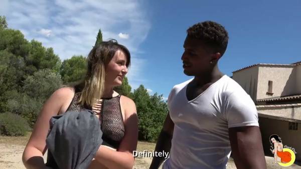 Blonde spreads her big ass for deep anal outdoors on adultfans.net