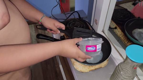 Chubby slave girl serves her master's load in the kitchen on adultfans.net