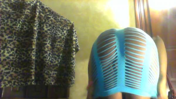 Muscular ebony woman teases webcam with slow twerks in blue on adultfans.net