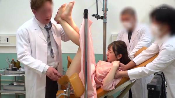 Japanese patient faces a gangbang of hungry doctors during her medical exam - Japan on adultfans.net