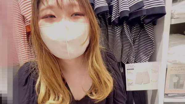 Young Japanese couple caught in the act inside a store changing room - Japan on adultfans.net