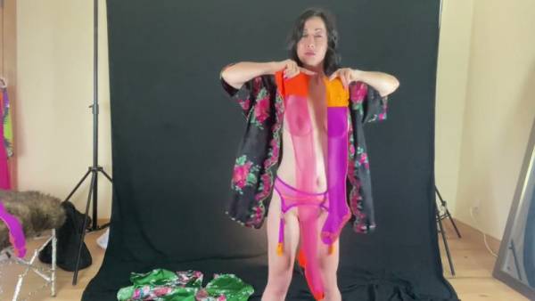 Asian solo artist picks out lace lingerie and sheer stockings just for you - Usa on adultfans.net