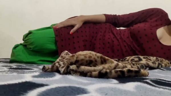 Desi housewife in polka dots takes her neighbor from behind during steamy roleplay - India on adultfans.net