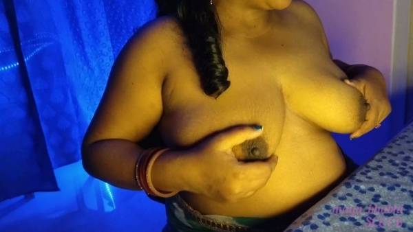 Indian woman teases on cam with slow stripping and intimate fingering - India on adultfans.net
