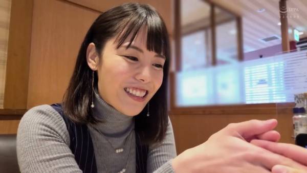 Amateur Japanese girl in gray sweater gets a bukkake facial - Japan on adultfans.net