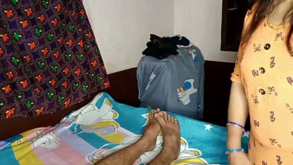 Redheaded wife rides her dark-skinned husband on a cartoon-themed bed - India - Nepal on adultfans.net