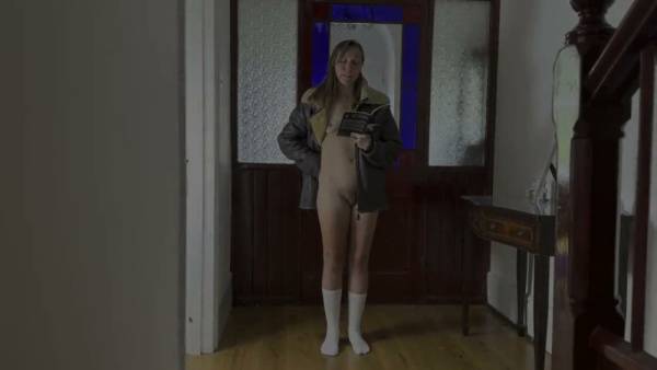 Blonde captures her raw moment in hallway light after a rough day - Britain - Usa on adultfans.net