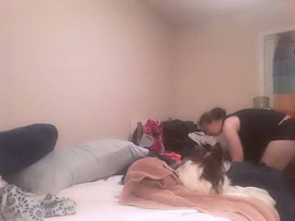 Daisyjo takes control in a steamy amateur anal session on the bed on adultfans.net