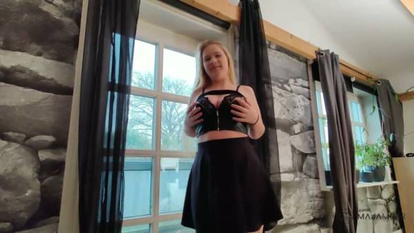 Chubby American blonde Maja rides in reverse cowgirl and gets filled inside - Usa - Germany on adultfans.net