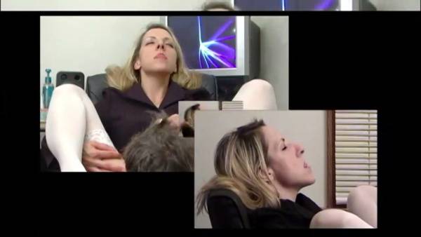 Blonde boss demands oral service from her assistant in the office on adultfans.net
