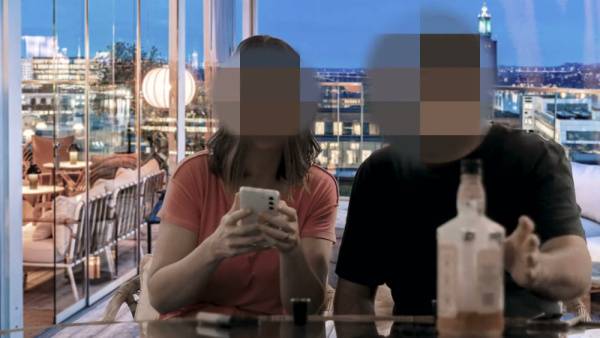 Brazilian-haired woman gives a spit-filled blowjob on a rooftop terrace on adultfans.net