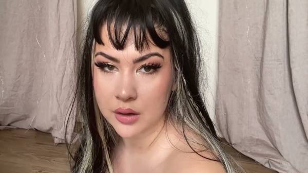 Curvy woman in black stockings spreads her ass for the camera before taking him deep on adultfans.net