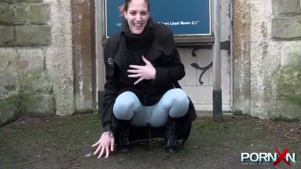 Blonde in tight yoga leggings exposes herself boldly in public outdoor spots around the city on adultfans.net