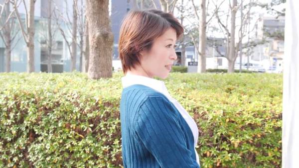 Married Japanese woman Akihara Akina cheats on camera in a raw documentary session - Japan on adultfans.net