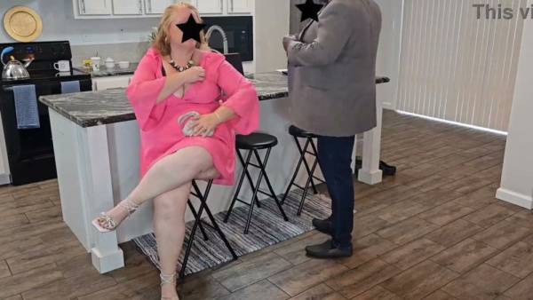 Curvy woman in pink dress gets creampie from black mechanic during roadside car trouble on adultfans.net