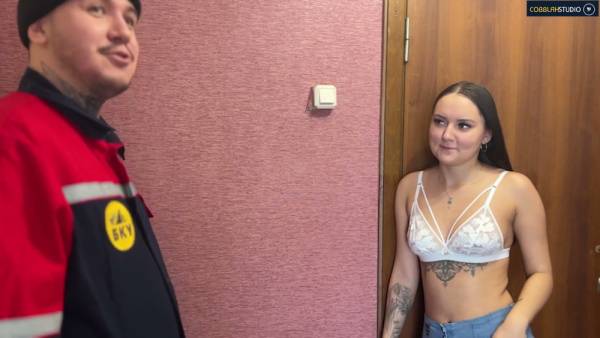 Delivery man gets more than he expected from a lonely housewife - Usa - France - Australia - Spain - India - Italy - Netherlands - Germany - Ireland - Canada - Japan - Austria - Belgium - Singapore on adultfans.net