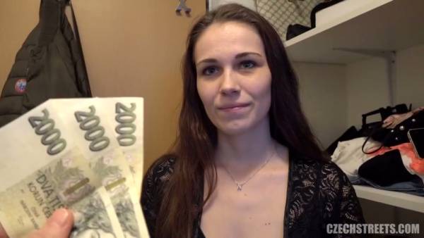 Brune­tte takes deep throat and bare­back anal in pas­sionate POV session on adultfans.net
