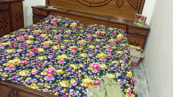 Curvy stepsister takes anal from her eager stepbrother in a floral bedroom - Pakistan on adultfans.net