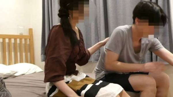 Japanese couple share intimate moments in private - Japan on adultfans.net