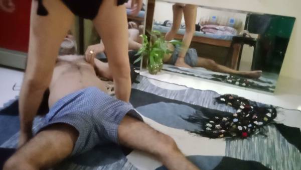 Indian woman rides hard in cowgirl position on a patterned rug - India on adultfans.net