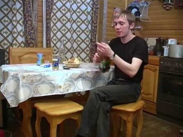 Blonde in vintage kitchen teases in tan pantyhose before intense sex - Russia on adultfans.net