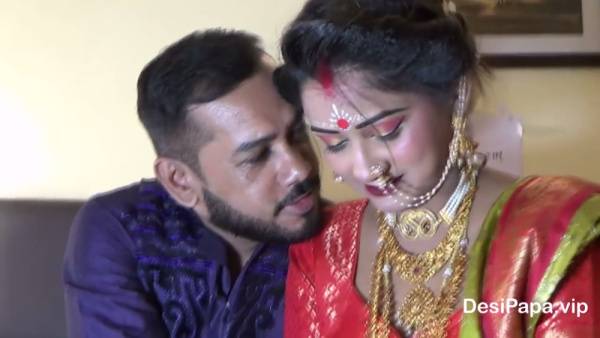 Young Indian bride Sudipa celebrates her wedding night with passionate creampie sex - India on adultfans.net