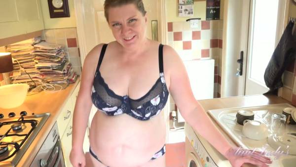 Voluptuous housewife Rachel takes him deep in the kitchen with her big natural tits on display - Britain on adultfans.net
