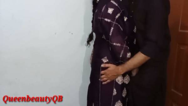 Indian brunette flaunts her big ass in traditional dress before bending over the door - India on adultfans.net