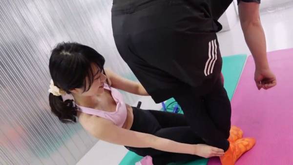 Young Asian amateur takes a sensual massage that leads to passionate sex - Japan on adultfans.net